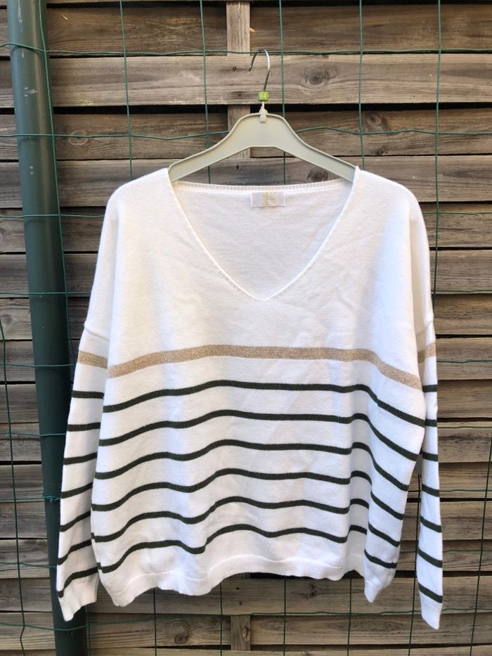 Pull col v  ineo made  in italy - photo numéro 2