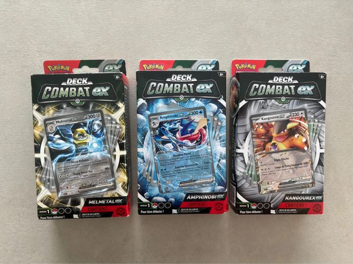 Lot de 3 boîtes neuves de cartes Pokémon 60 cartes par boites soit au totale 180 cartes