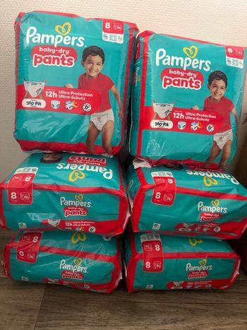 6 sacs de couches Pampers taille 8