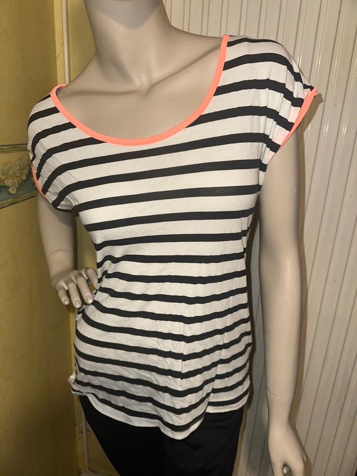 T-shirt cache cache - photo numéro 2