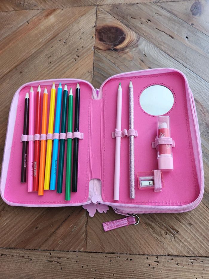 Malette tout pour dessiner crayons feutres ciseau règle gomme taille crayon - photo numéro 2