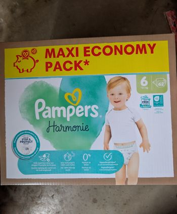 Carton de couches
Pampers 
Neuf
Taille 6
