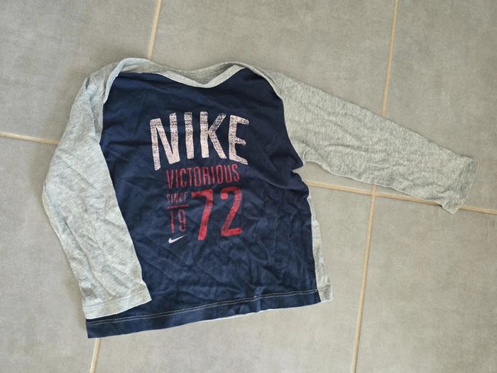 Tee shirt manches longues nike