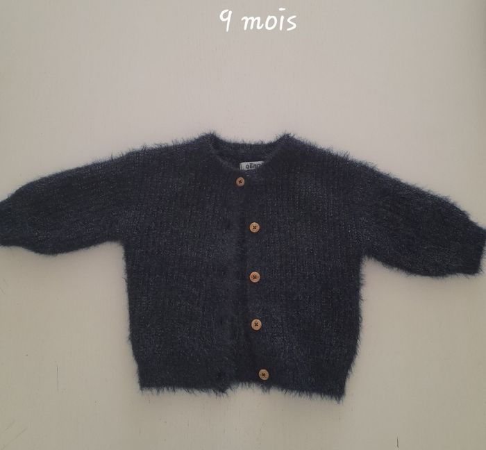 Gilet fille 9 mois .