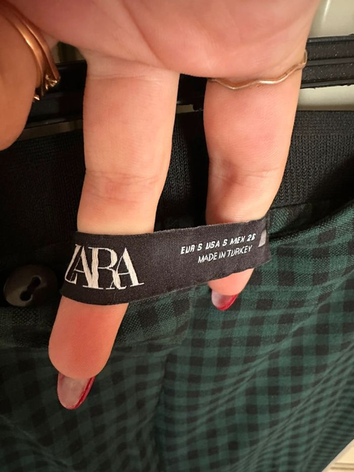 Pantalon cigarette zara taille S a carreaux noir et vert - photo numéro 2