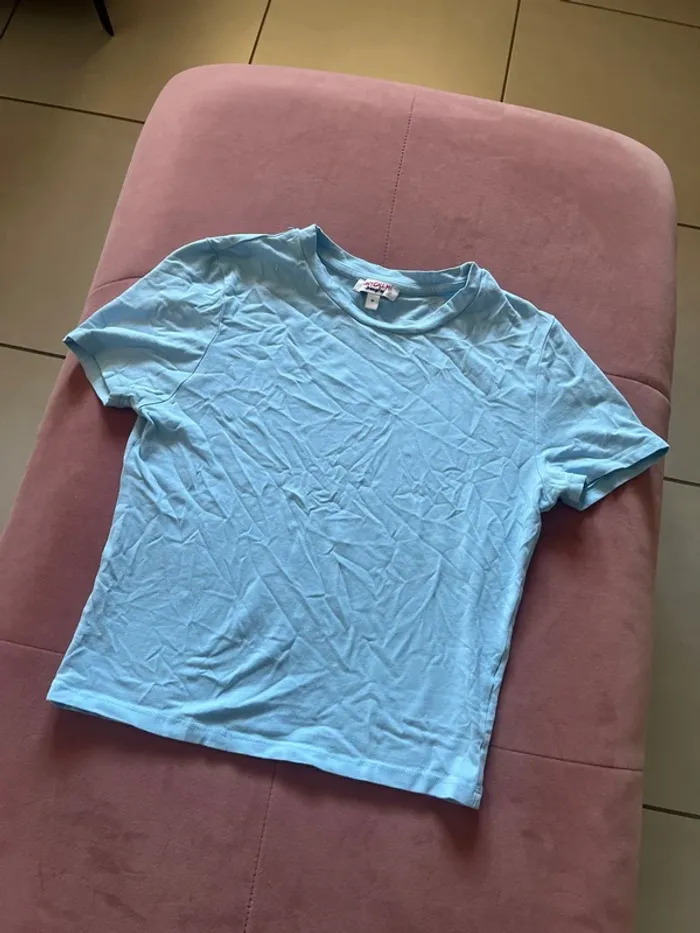 TEE shirt