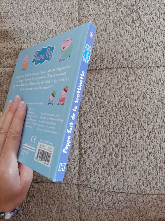 Livre Peppa pig cartonné : Peppa fait de la trottinette - photo numéro 3