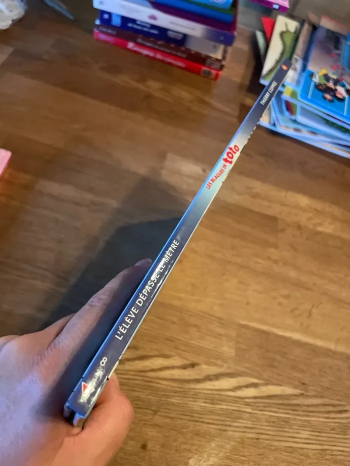 Livre BD Bande dessinée Les blagues de Toto Numéro 8 L’élève dépasse le mètre - photo numéro 2