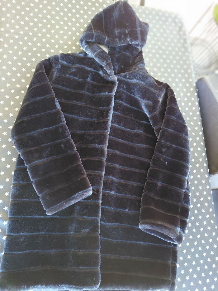 Manteau en fausse fourrure