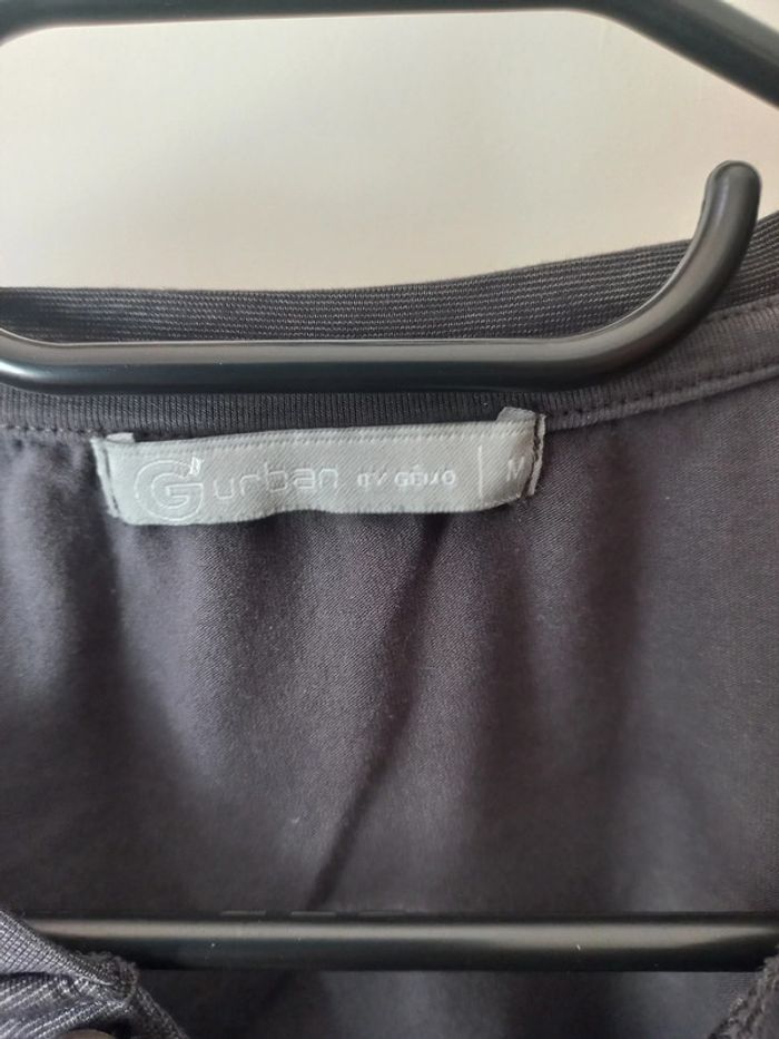 Tee-shirt avec boutons - photo numéro 5