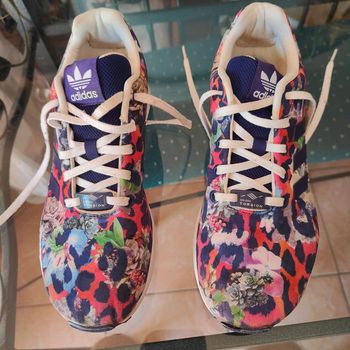 Baskets Adidas torsion motif fleurs