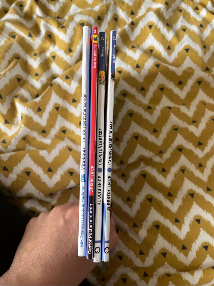 Lot de 4 livres premières lecture, je suis en CP - photo numéro 4