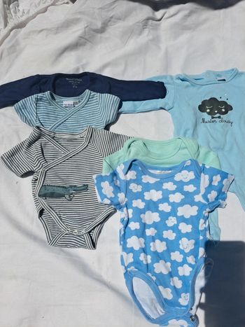 Lot bodies et grenouillère
