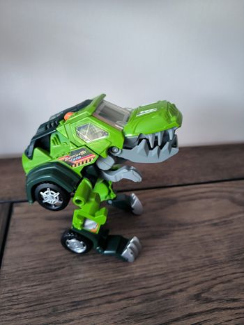 Voiture dinosaure