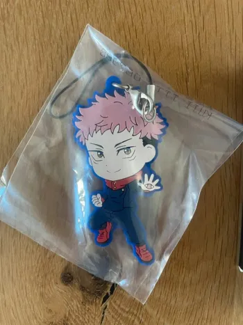 Jujutsu Kaisen – Porte-clés caoutchouc Itadori Yuji Ichiban Kuji Kyun-Chara Illustrations 7 cm