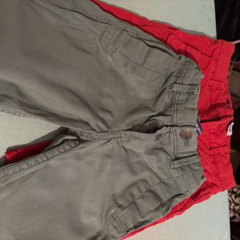 Vends lot de deux shorts okaidi 7 ans très bon état