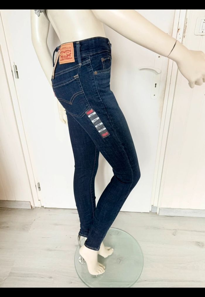 Jean Levi’s 711 Skinny – Taille 26/32 – Bleu brut – Neuf avec étiquette - photo numéro 15