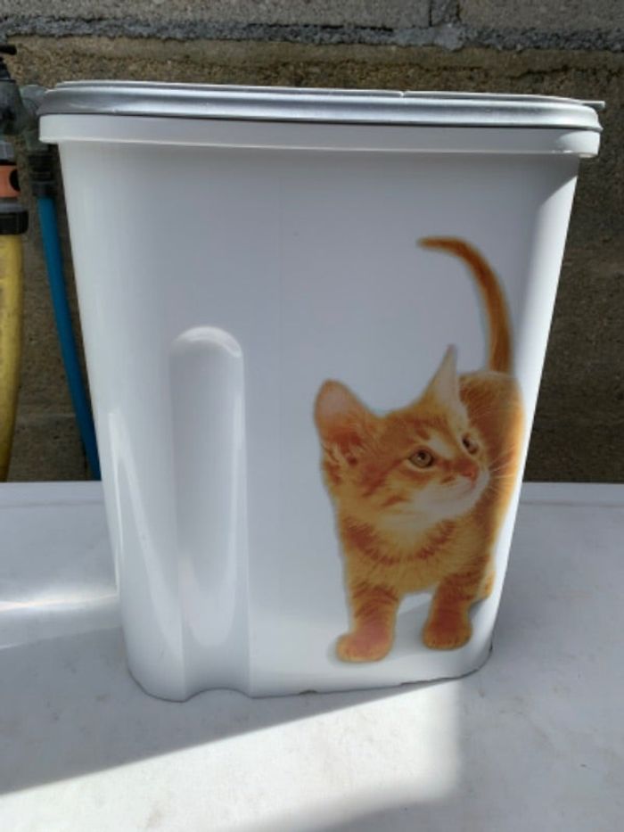 Boite à croquettes « Curver « 1kg 500 ou 1,5 L d’occasion