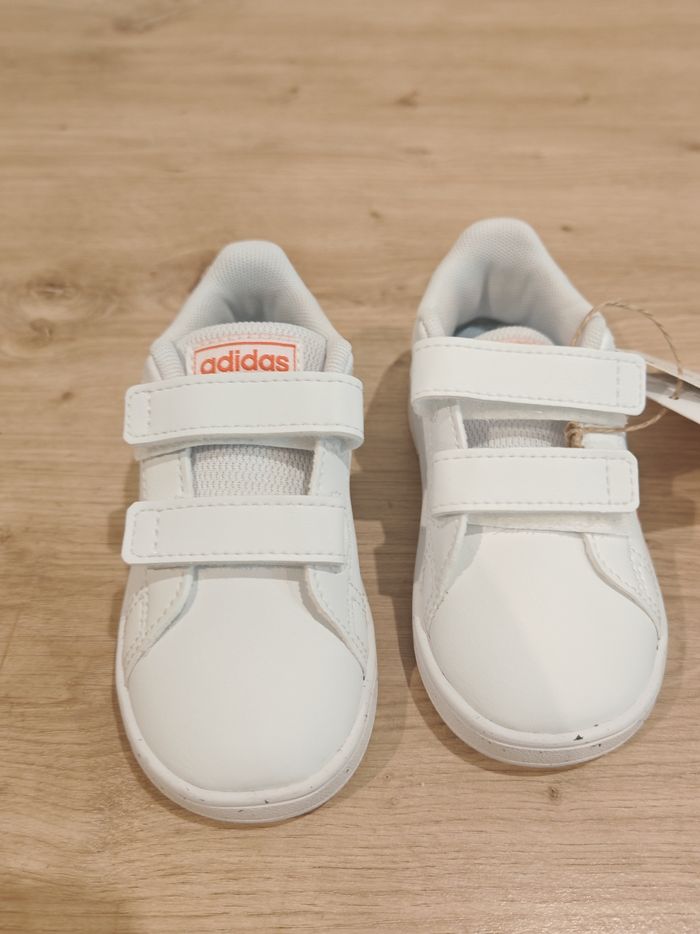 Basket fille, taille 21, Adidas - photo numéro 3