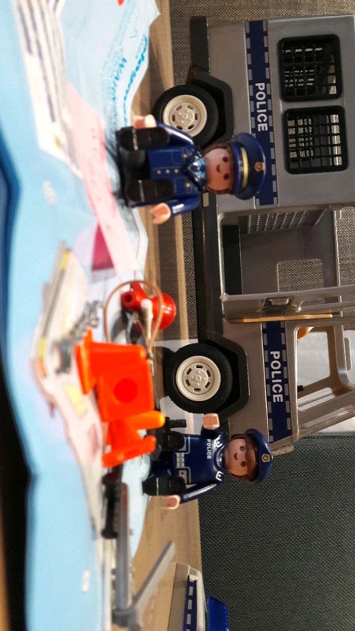 Fourgon de police playmobil - photo numéro 4