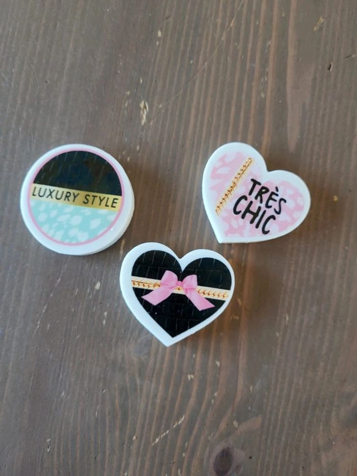 Lot 3 gommes girly neuf