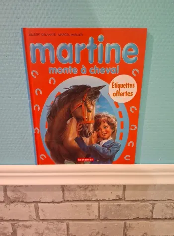 💄Livre Martine monte a cheval avec etiquettes offertes 💄