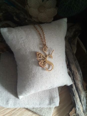 Collier lettre prénom S et pierre de lune