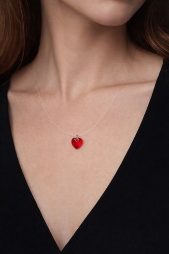 Neuf jolie collier invisible avec pendentif cœur en cristal swarovski