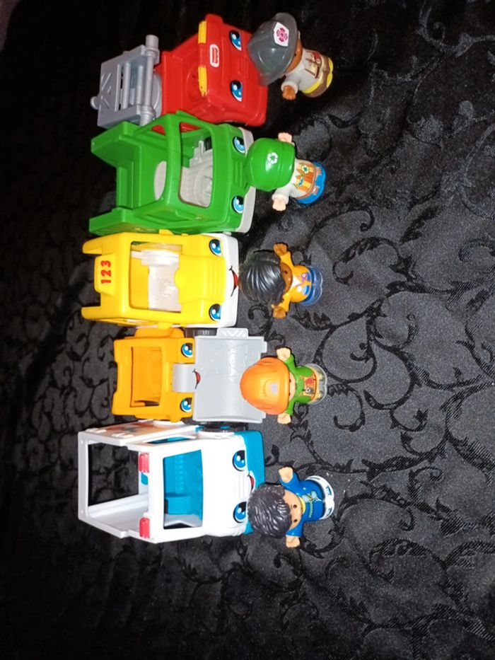 Figurines little people fisher price assistants de la ville