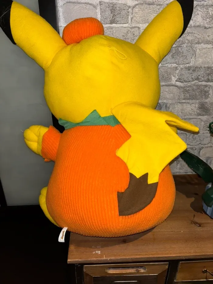 Grande peluche pikachu Halloween - photo numéro 2