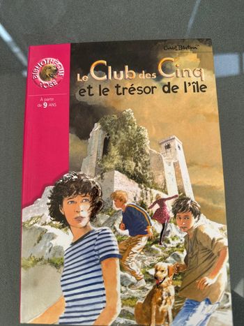 Le Club des Cinq et le trésor de l’île