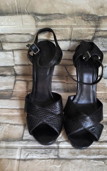 escarpins vintage en cuir noirs ajourés T40 TBE