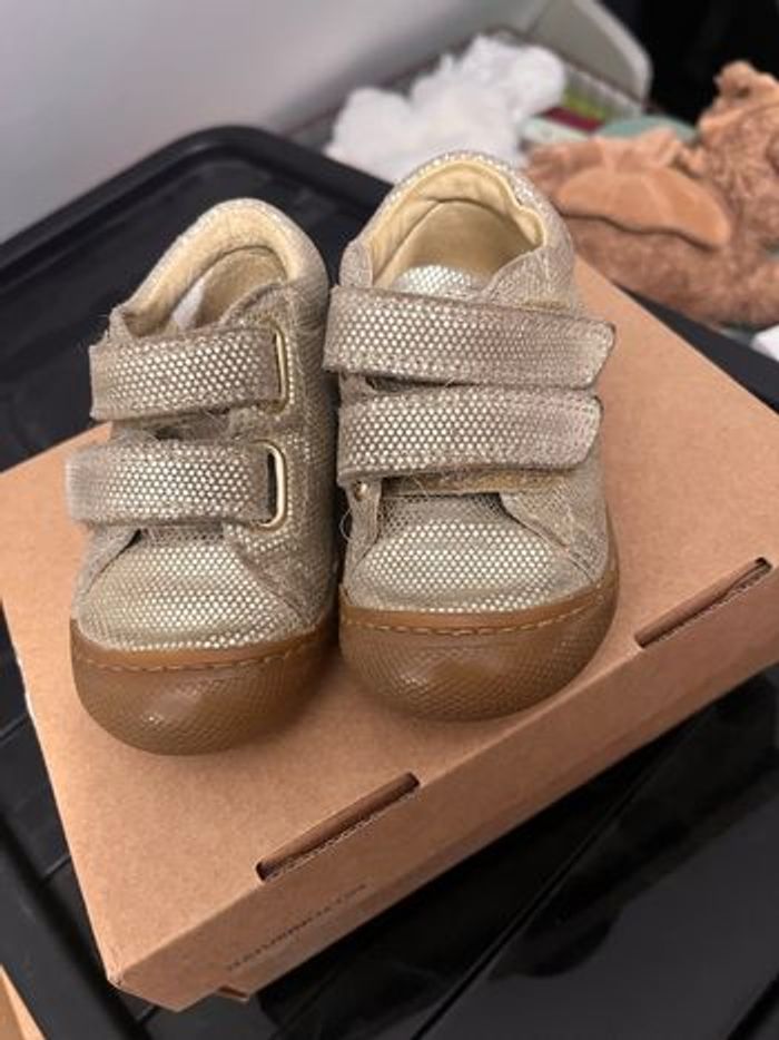 Paire de naturino à scratch