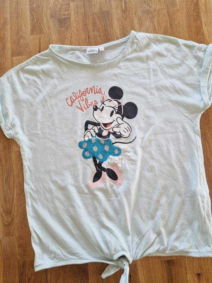 T-shirt taille 12ans en bon état - photo numéro 2