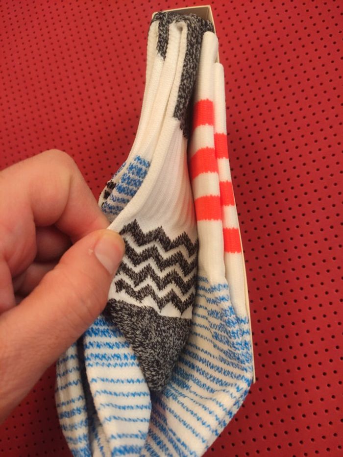 Chaussettes de foot Manchester United, Adidas Authentique Officiel taille 31/33, Neuf - photo numéro 5