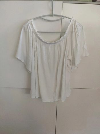 H&M t-shirt large encolure épaules dénudées
