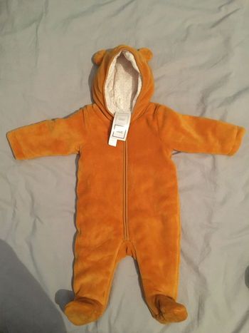 Combinaison neuve - 9 mois