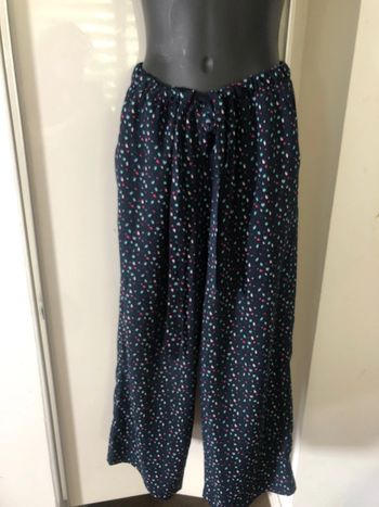 Pantalon léger à jambes larges . Taille M