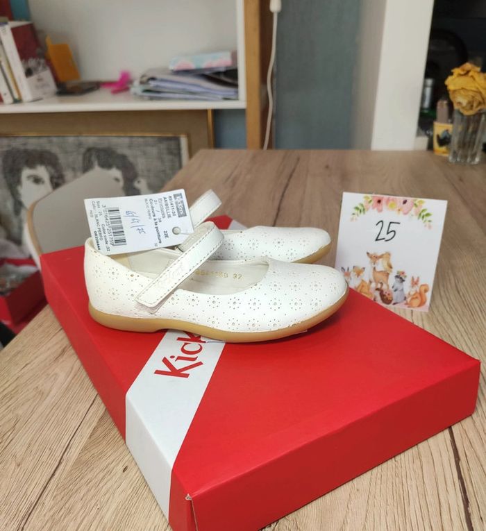 Sandales chaussures ballerines cuir kickers 25 neuves - photo numéro 3