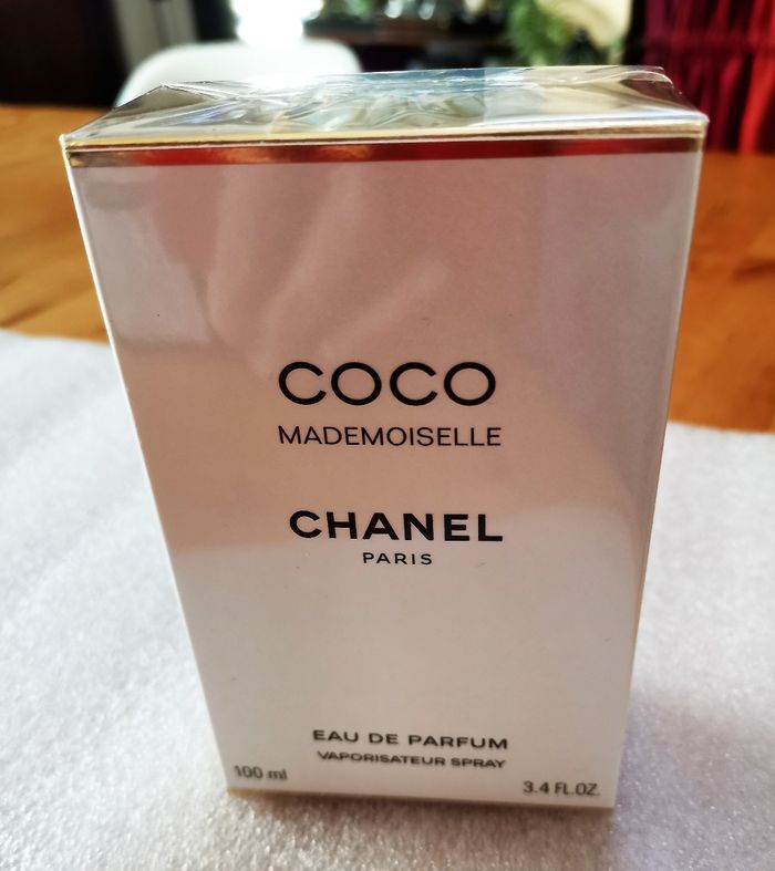 Parfum pour Femme "Chanel" - photo numéro 2