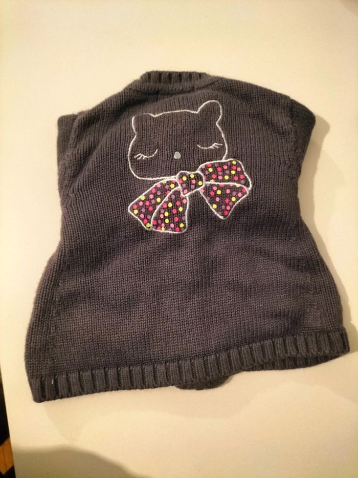 Lot 6 gilets 12 mois - photo numéro 2