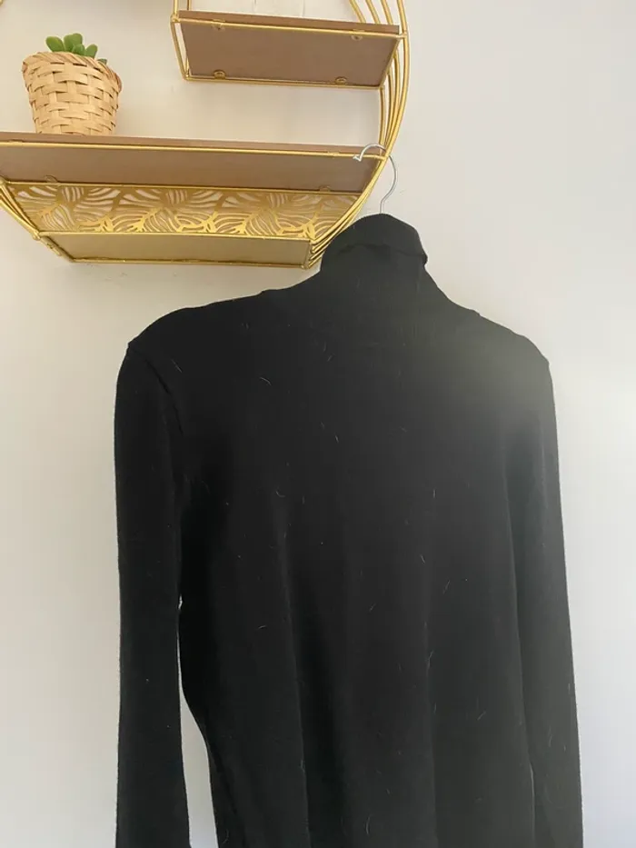 Pull noir élégant col roulé - photo numéro 4