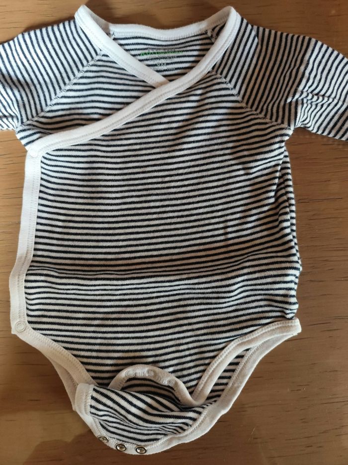 Lot de 2 bodies taille 9 mois - photo numéro 3