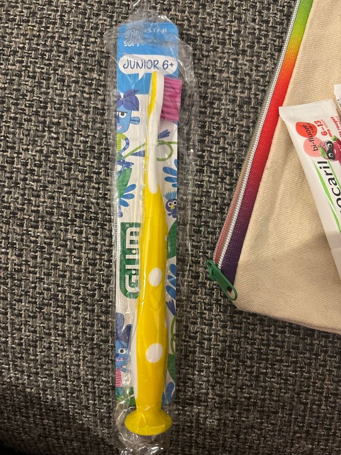 Trousse enfant 6ans et + brosse à dent dentifrice - photo numéro 3