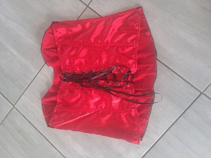Bustier rouge et noir SanSelle Taille 48 - photo numéro 6