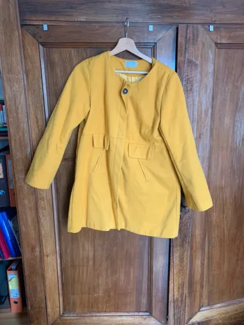 Manteau jaune