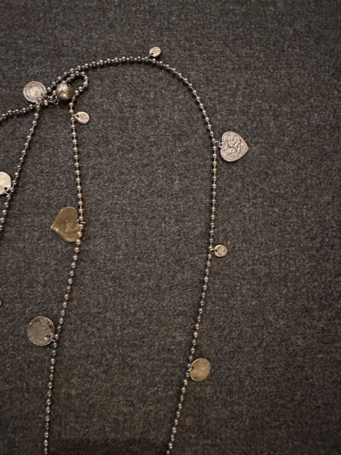 Collier sautoir médailles et cœurs en métal - photo numéro 3