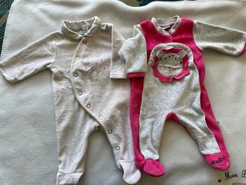 Lot de deux pyjamas bébé fille 1 mois
