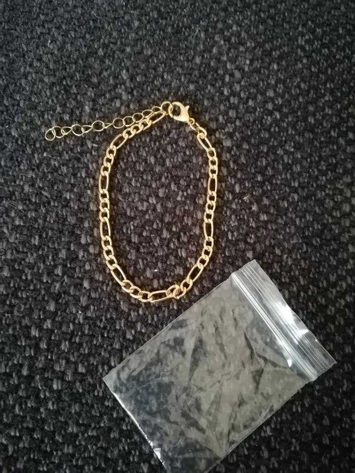 Joli bracelet doré, style chaîne fine, neuf - photo numéro 2