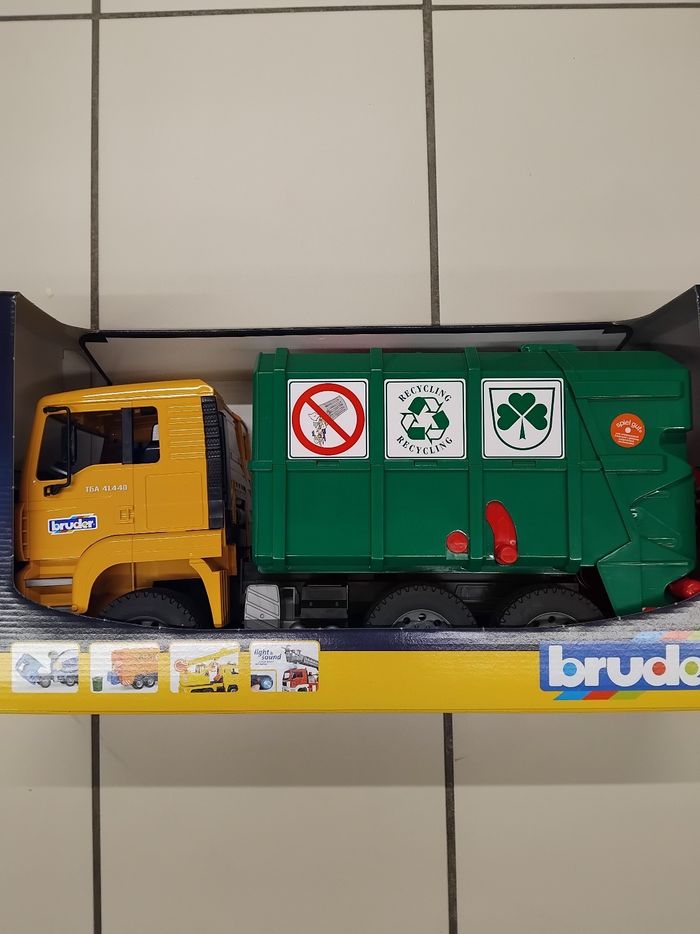 Camion poubelle Bruder